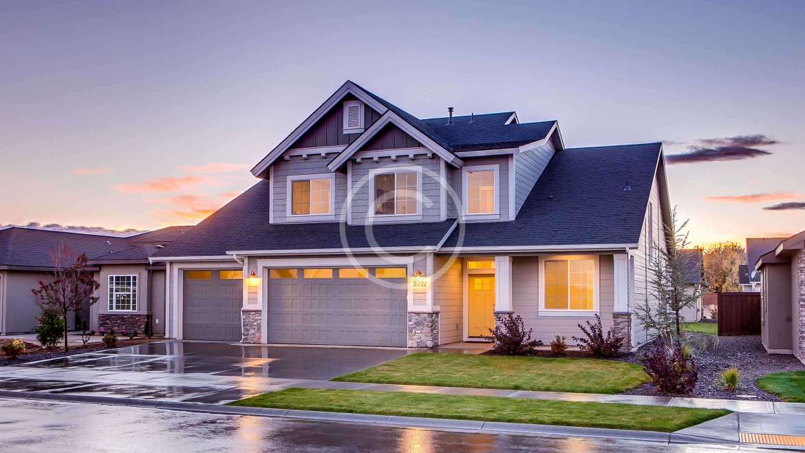 Why You Should Leave Roof Maintenance to the Professionals
